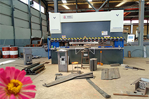 車間新上的設(shè)備已經(jīng)投入生產(chǎn)多時(shí)，我們能加工的產(chǎn)品越來越多，工廠的生產(chǎn)制造能力越來越強(qiáng)。